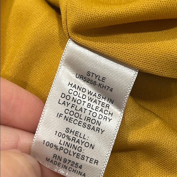 One Clothing Los Angeles Button Front Smocked Floral Midi Dress - Picture 6 of 6